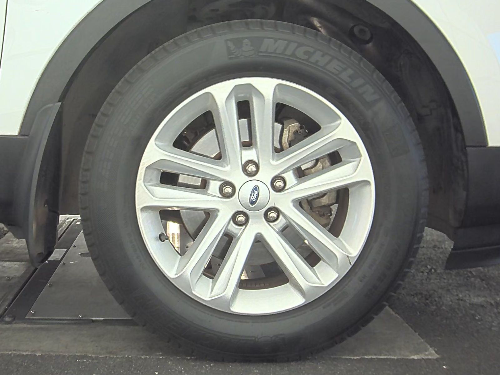 2017 Ford Explorer Base FWD