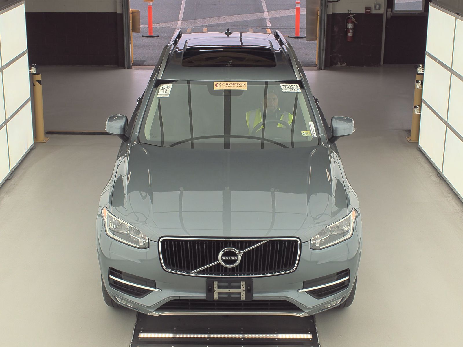 2016 Volvo XC90 T6 Momentum AWD