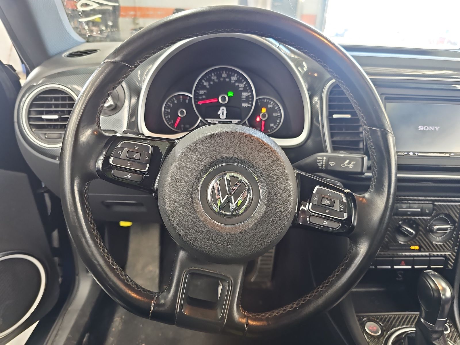 2012 Volkswagen Beetle 2.0T Turbo FWD