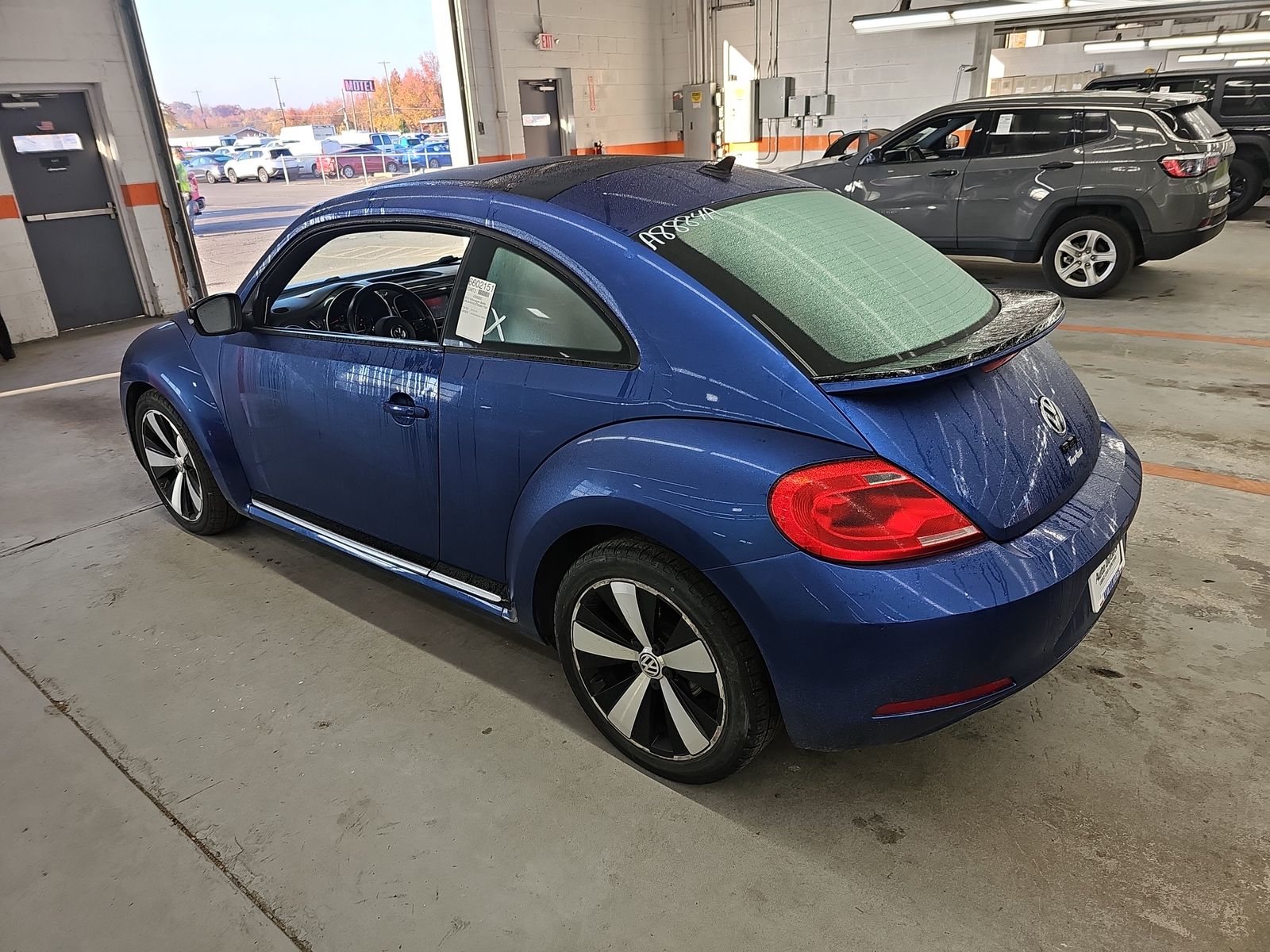 2012 Volkswagen Beetle 2.0T Turbo FWD