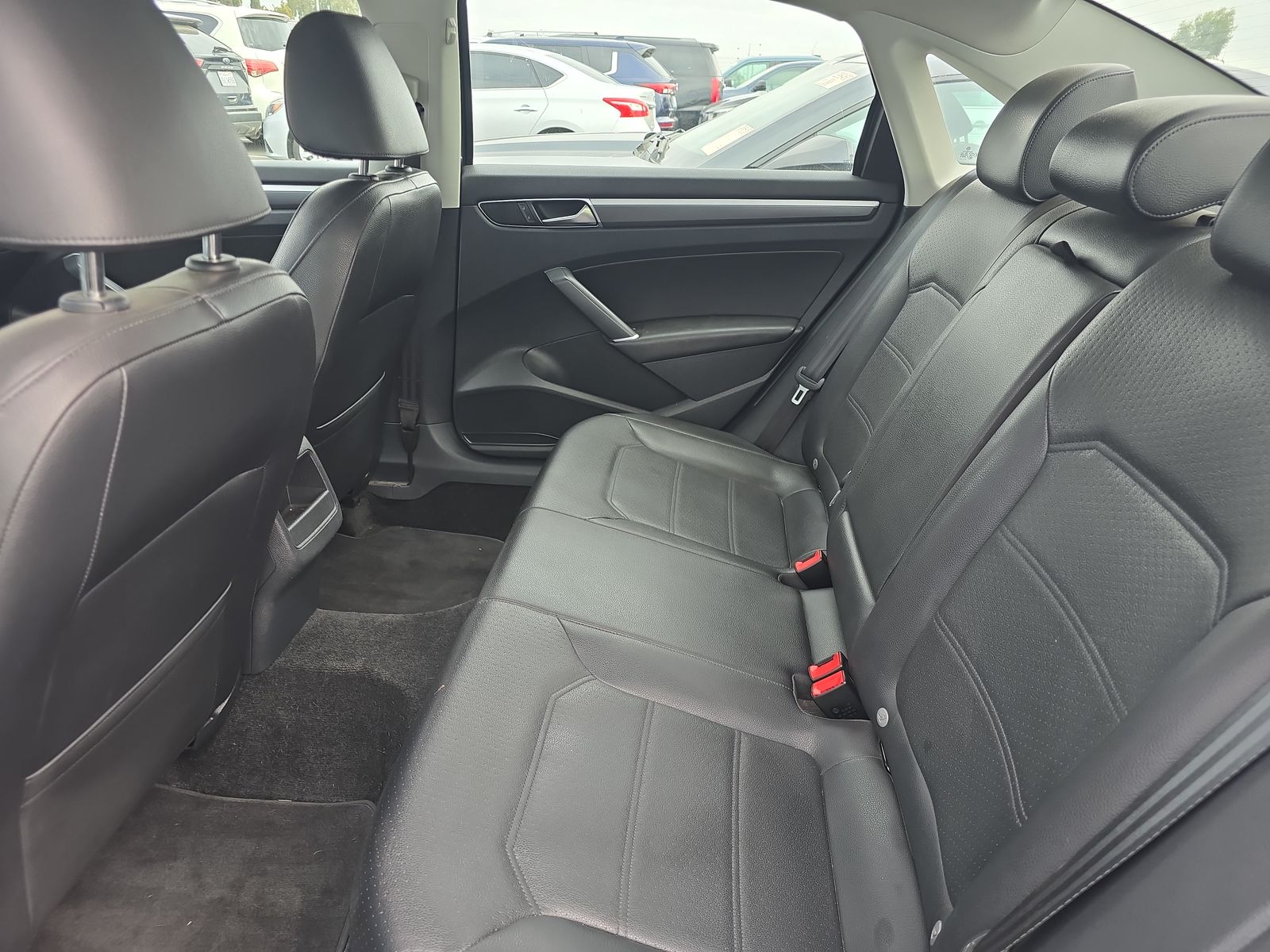 2017 Volkswagen Passat 1.8T R-Line FWD