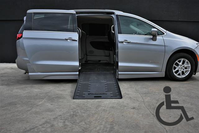 2021 Chrysler Pacifica Touring L 121.6