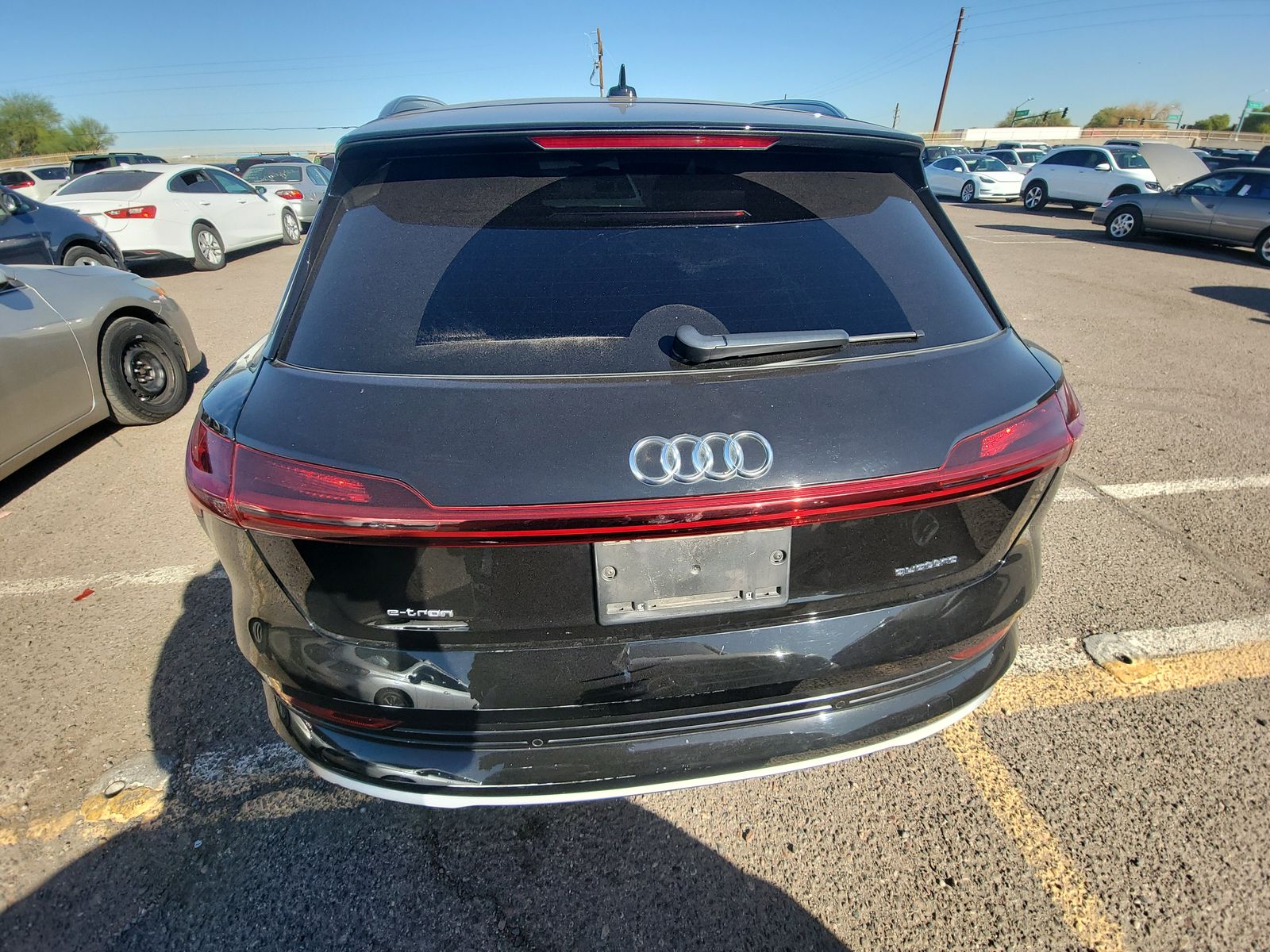 2022 Audi e-tron Premium AWD