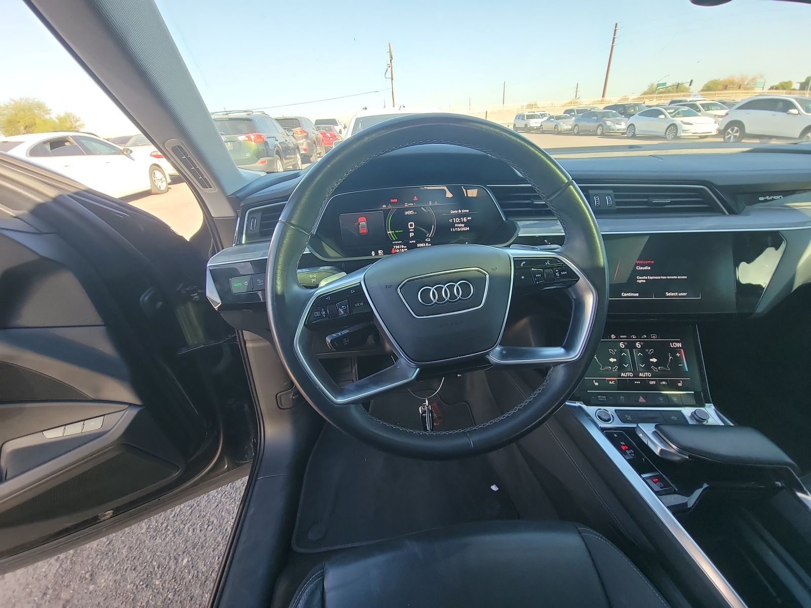 2022 Audi e-tron Premium AWD