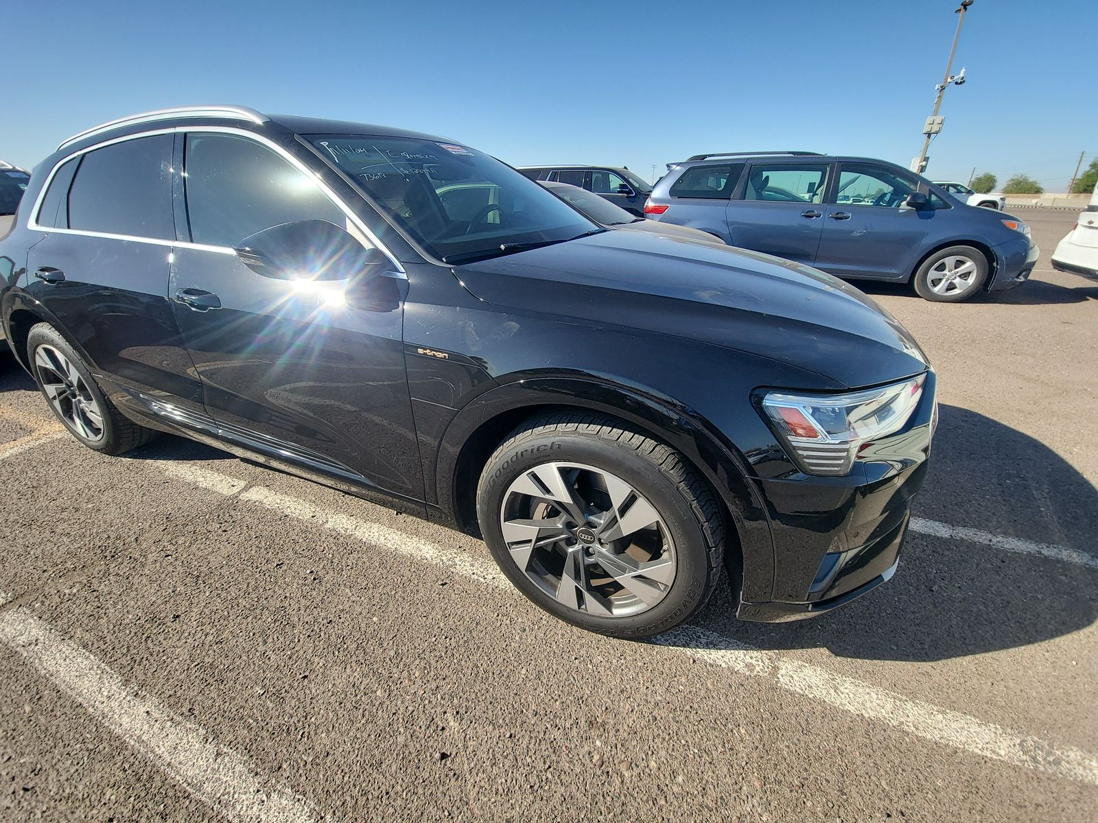 2022 Audi e-tron Premium AWD