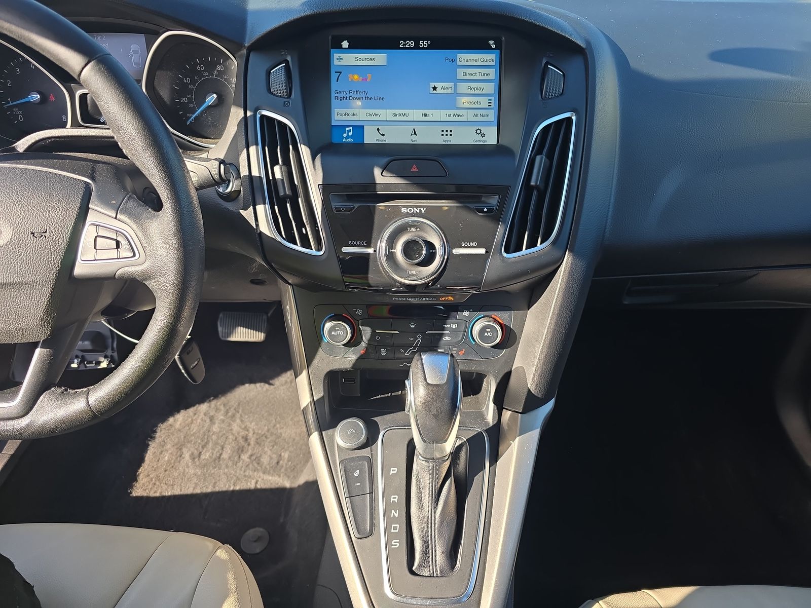 2017 Ford Focus Titanium FWD