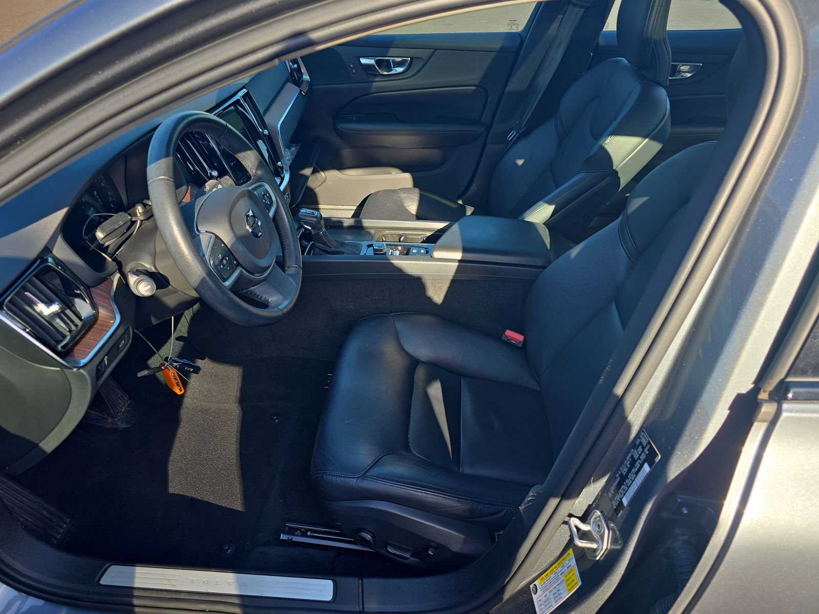 2021 Volvo S60 T5 Momentum AWD