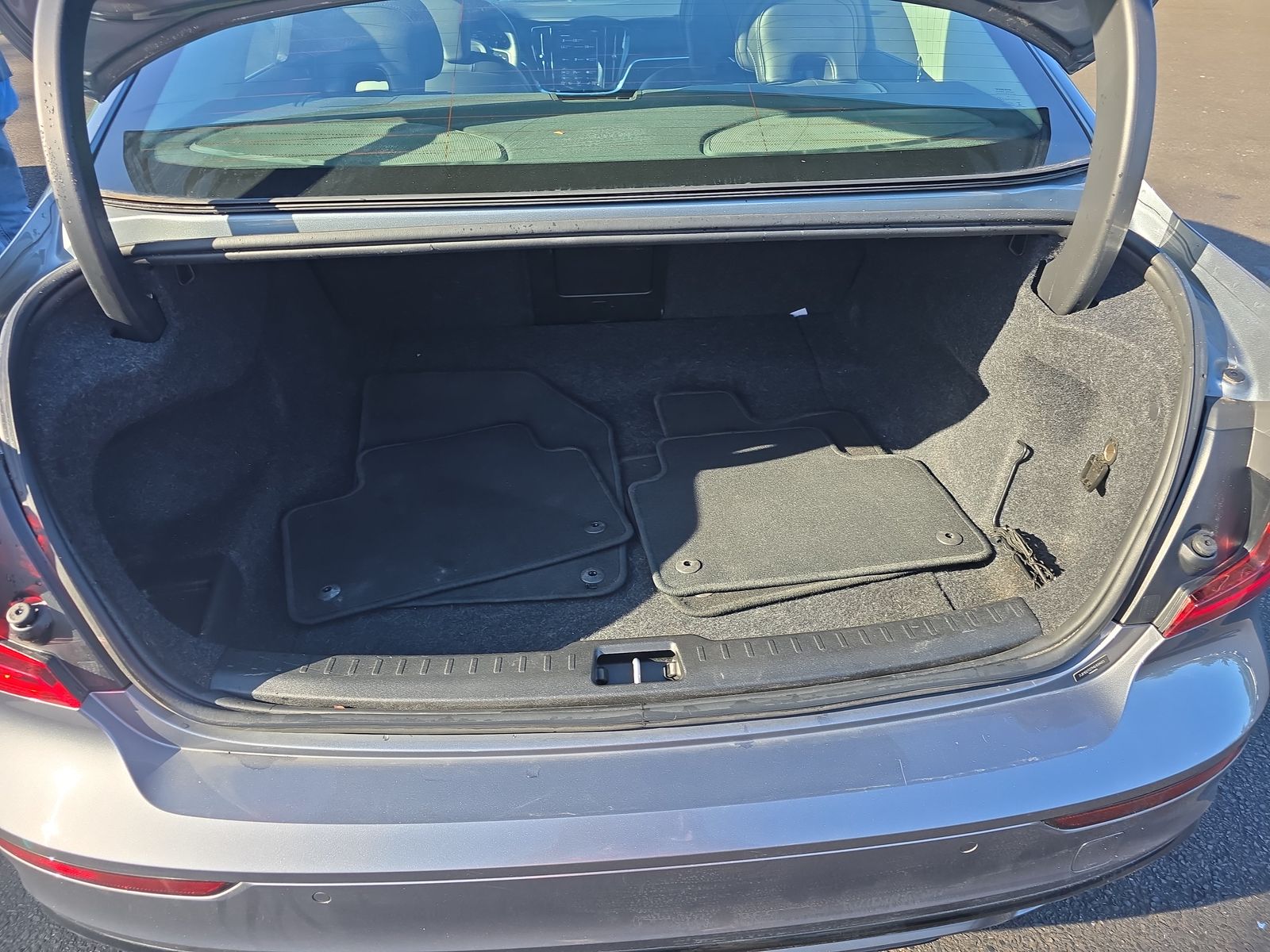 2021 Volvo S60 T5 Momentum AWD