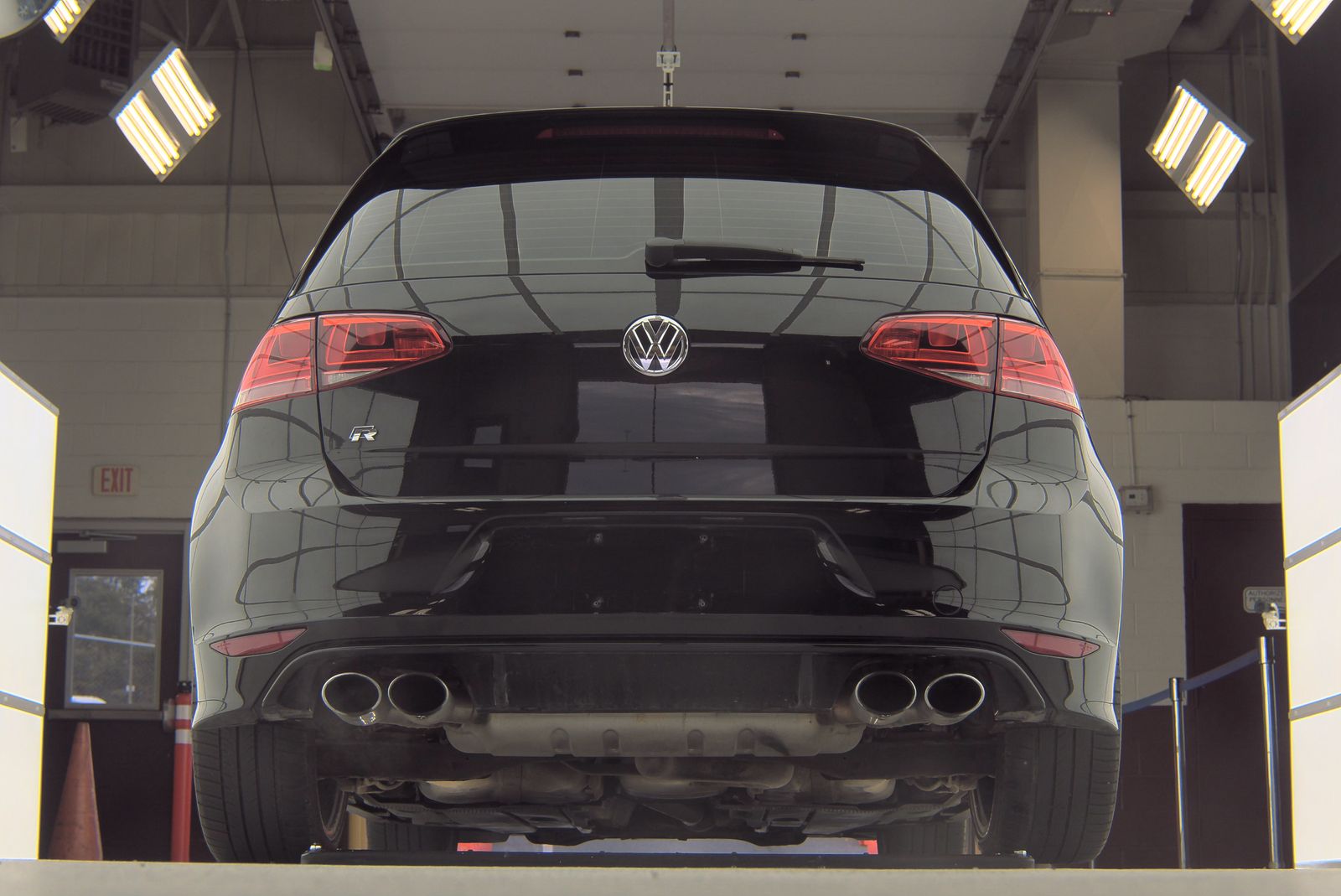 2016 Volkswagen Golf R 2.0T AWD