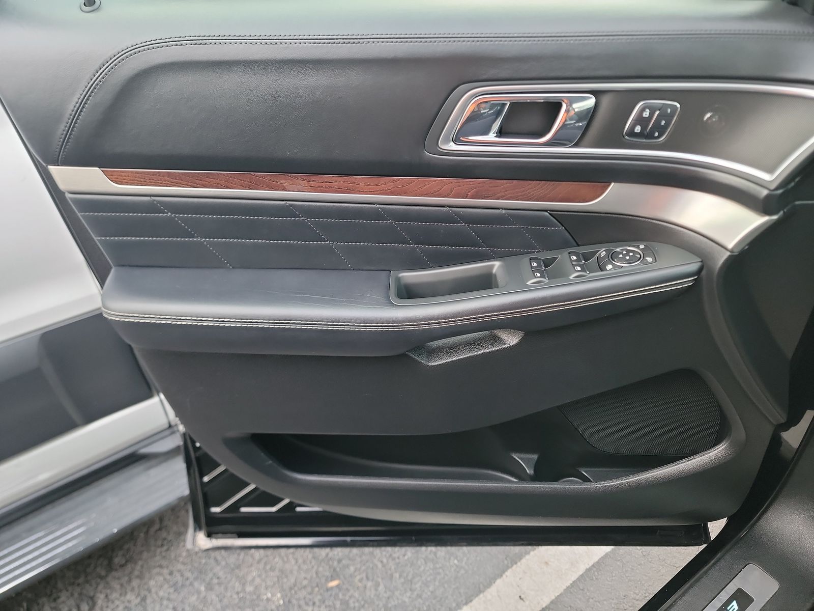 2017 Ford Explorer Platinum AWD