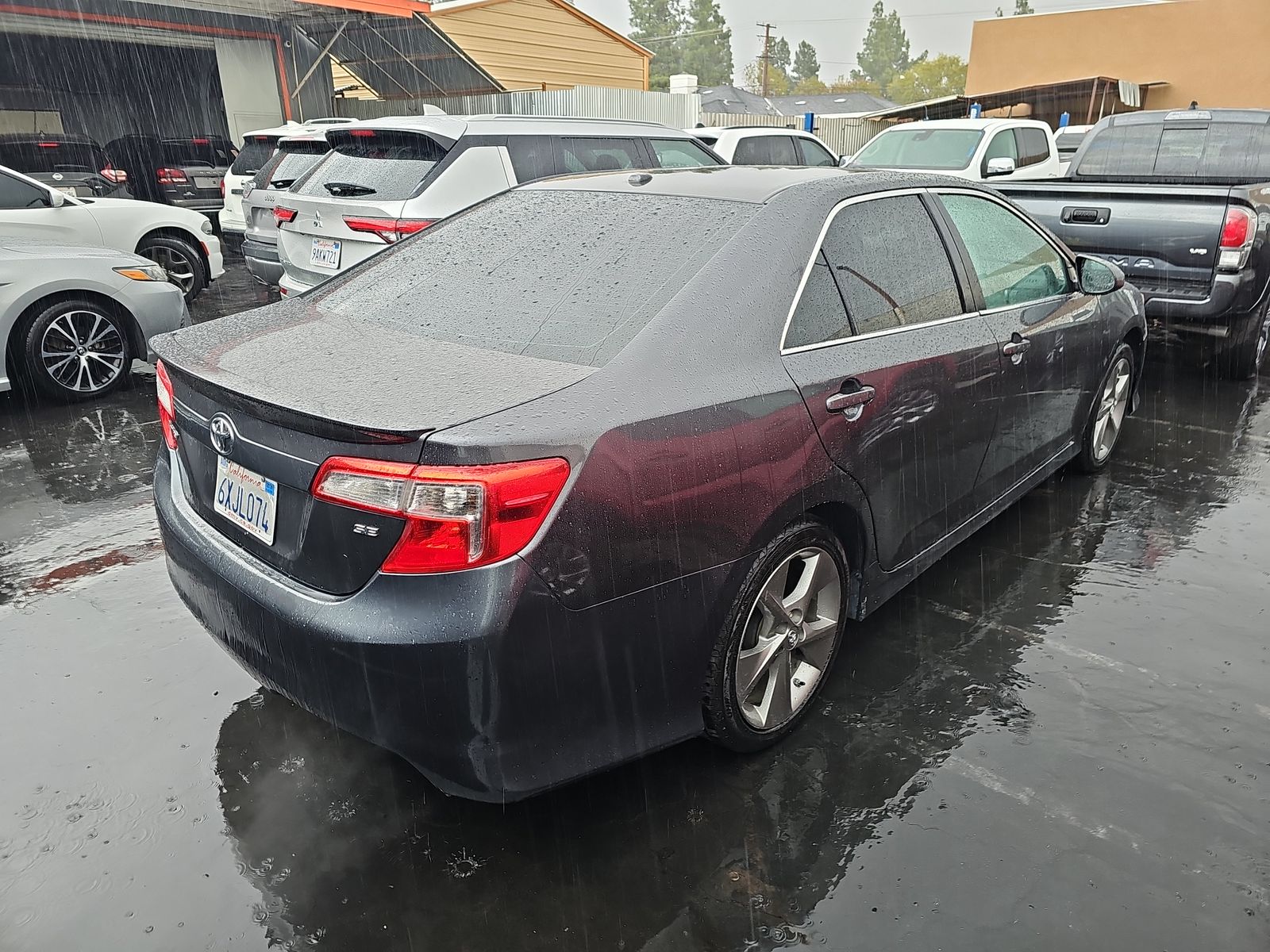 2012 Toyota Camry SE FWD