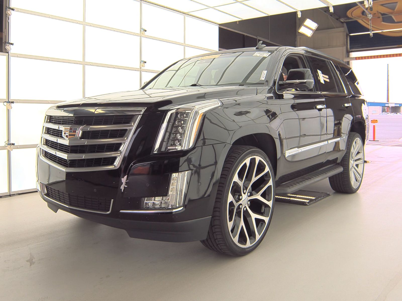 2017 Cadillac Escalade Luxury 1SB