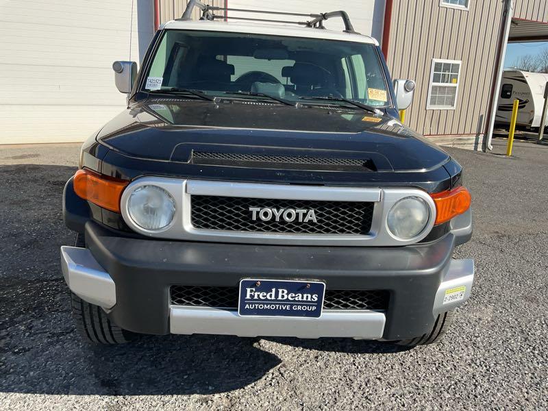 Toyota FJ Cruiser w/Rear Doors снимка Toyota FJ Cruiser w/Rear Doors