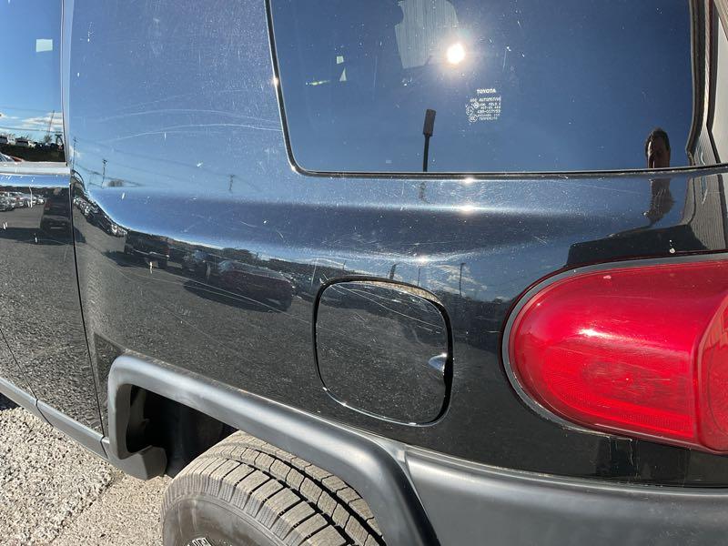 Toyota FJ Cruiser w/Rear Doors снимка Toyota FJ Cruiser w/Rear Doors