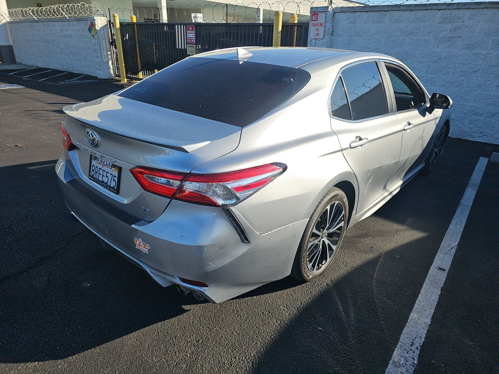 2020 Toyota Camry SE FWD