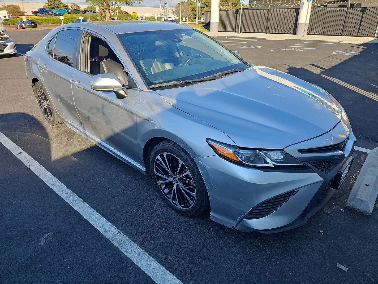 2020 Toyota Camry SE FWD