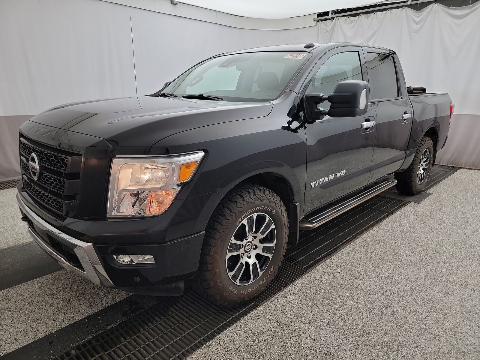 2020 Nissan Titan PRO-4X Crew Cab Short Bed