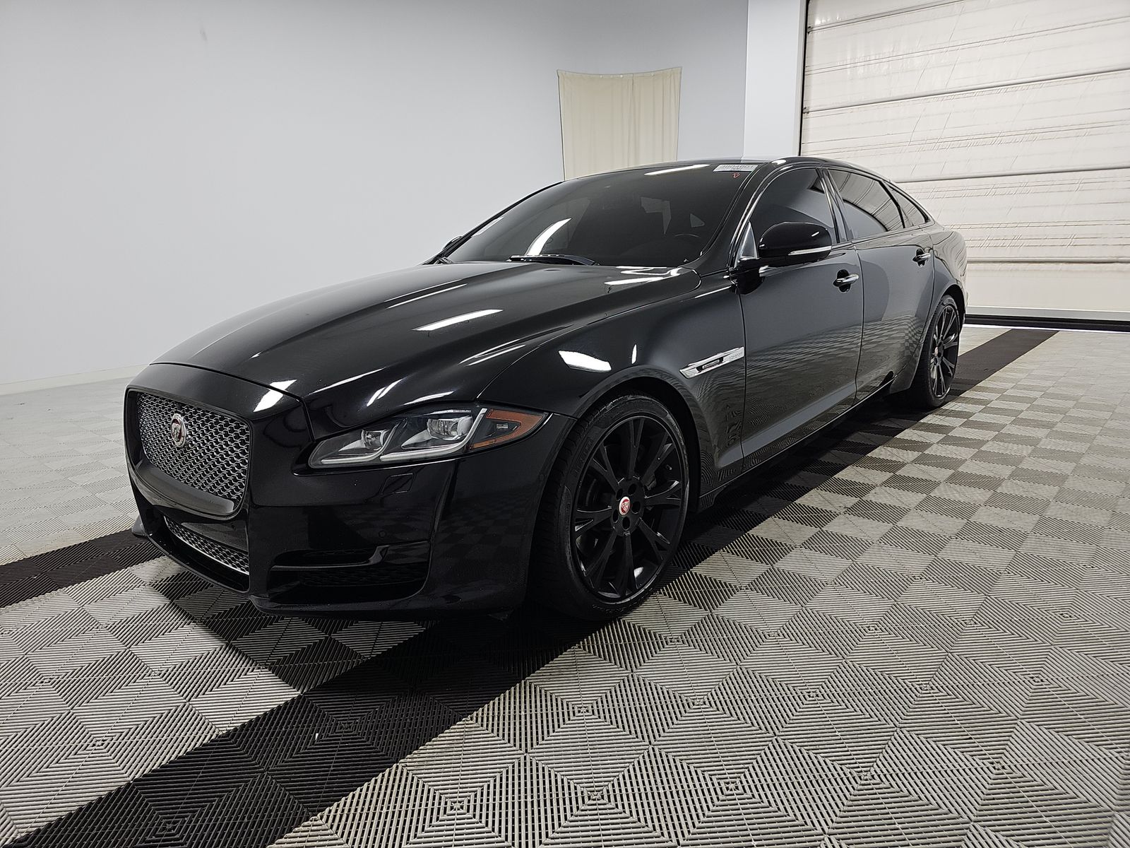 2016 Jaguar XJ L Supercharged RWD