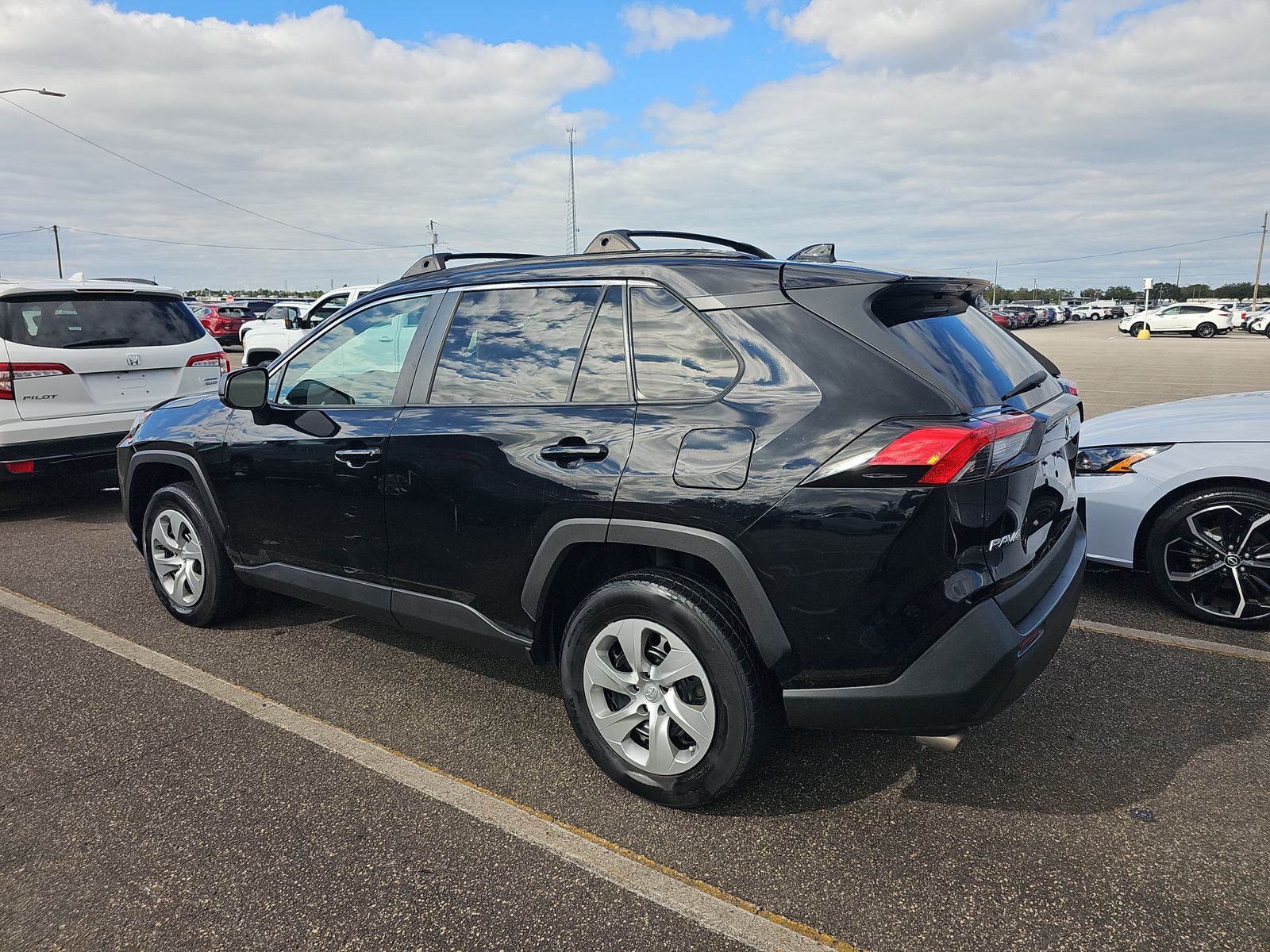 2021 Toyota RAV4 LE FWD