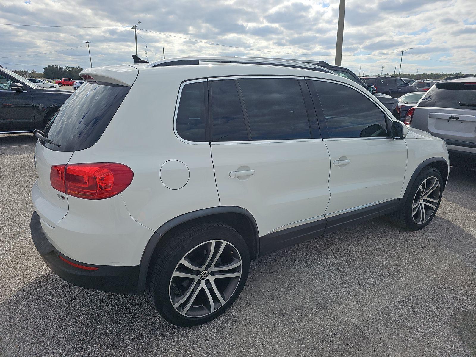 2017 Volkswagen Tiguan 2.0T SEL FWD