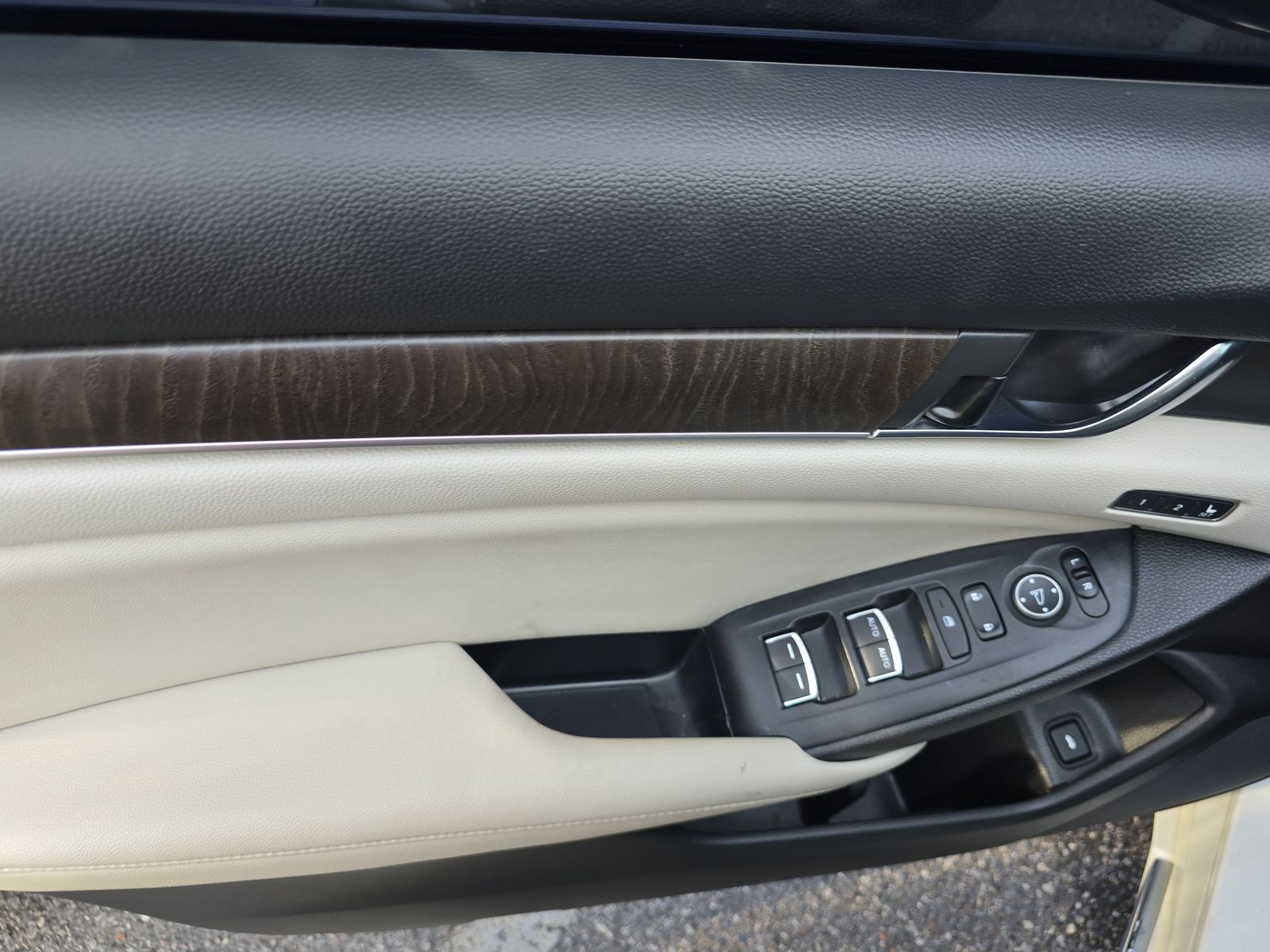2022 Honda Accord Hybrid Touring FWD
