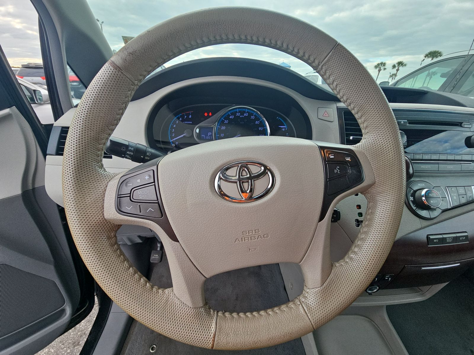 2013 Toyota Sienna XLE FWD