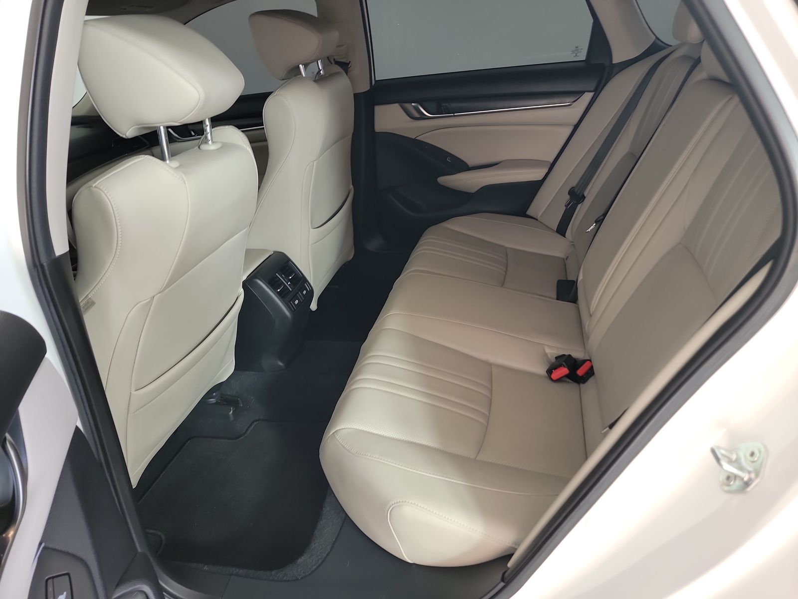 2022 Honda Accord Hybrid Touring FWD