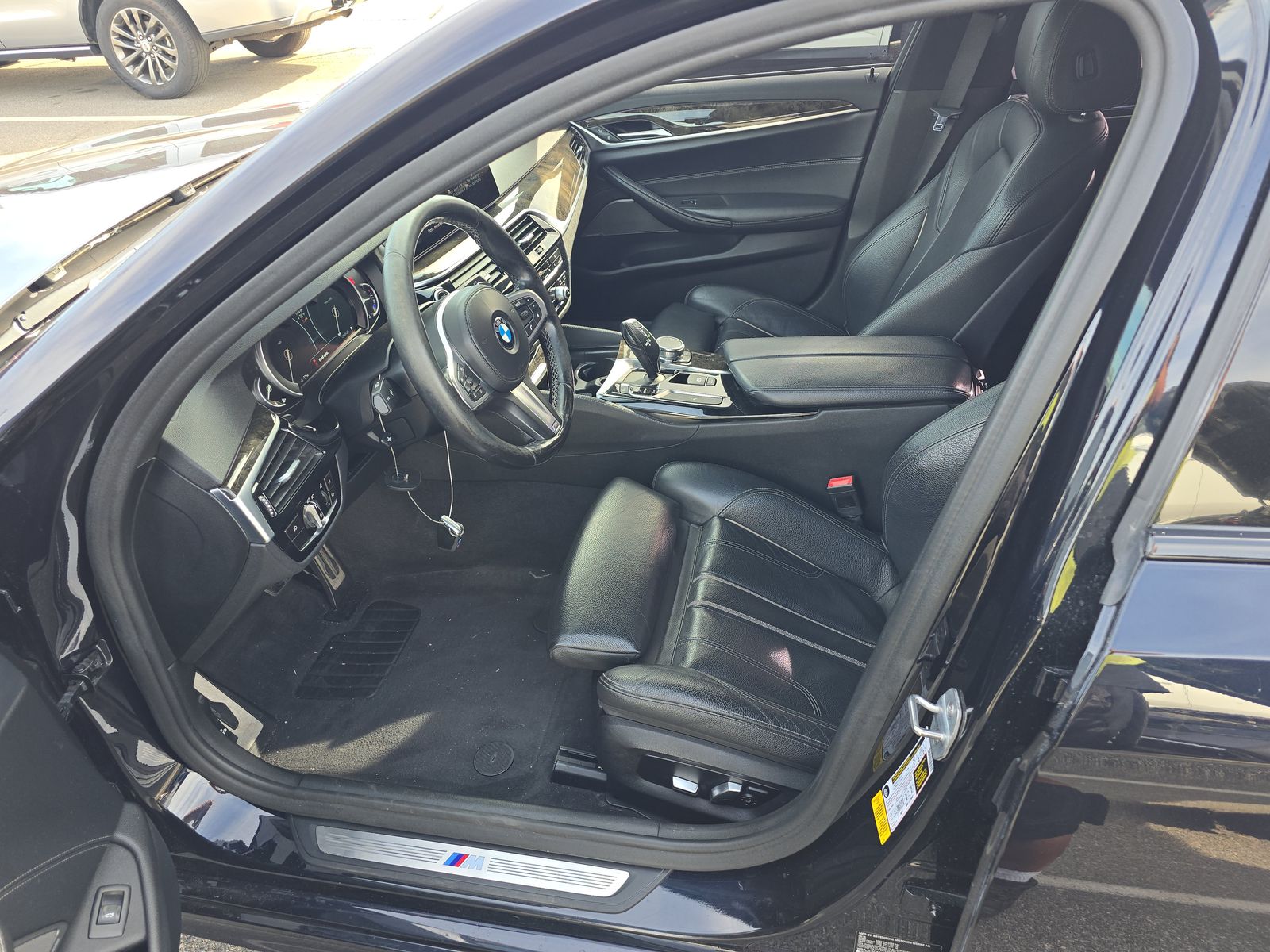BMW 5 Series Sedan 540i M SPORT LINE снимка BMW 5 Series Sedan 540i M SPORT LINE