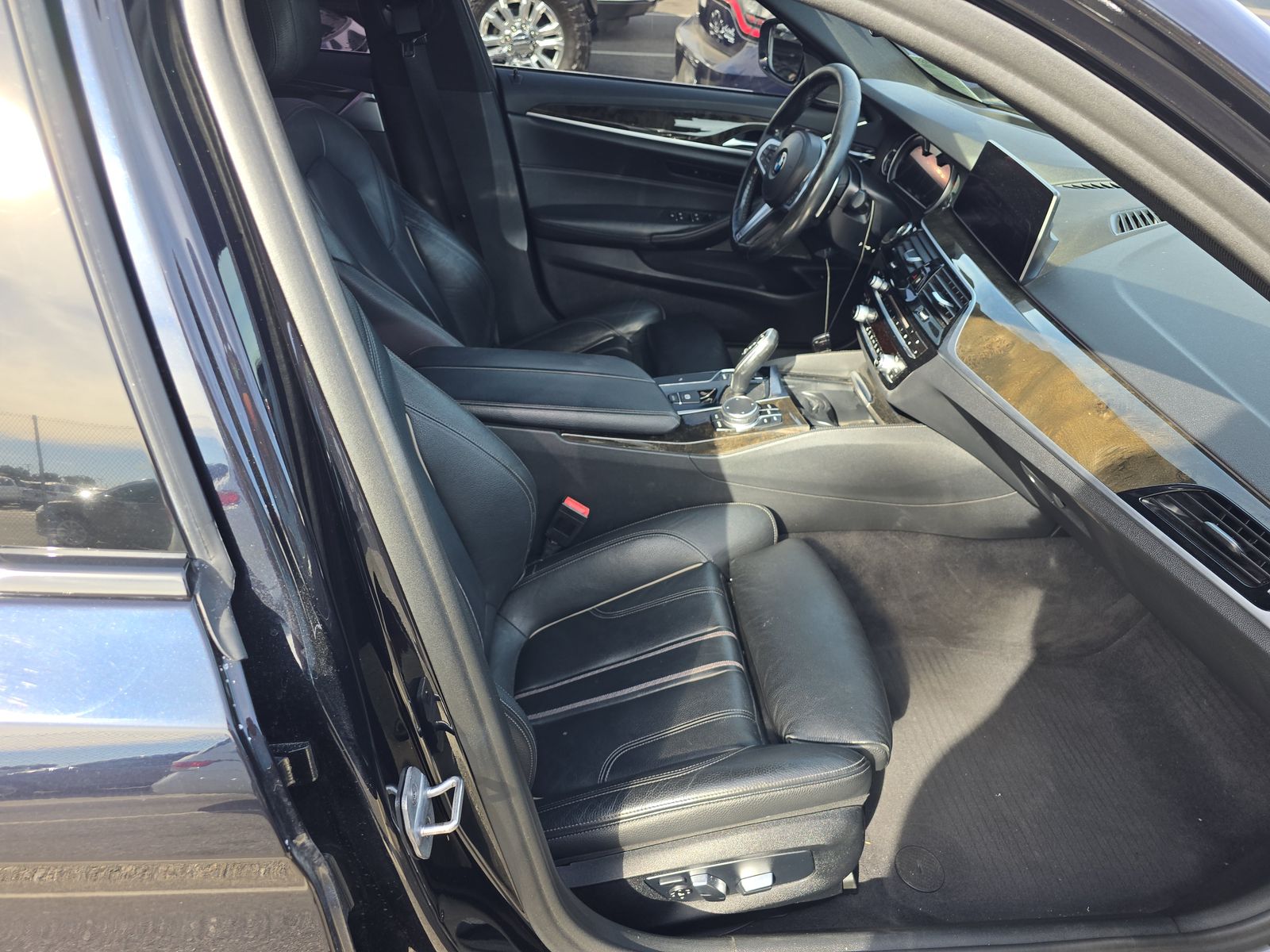 BMW 5 Series Sedan 540i M SPORT LINE снимка BMW 5 Series Sedan 540i M SPORT LINE