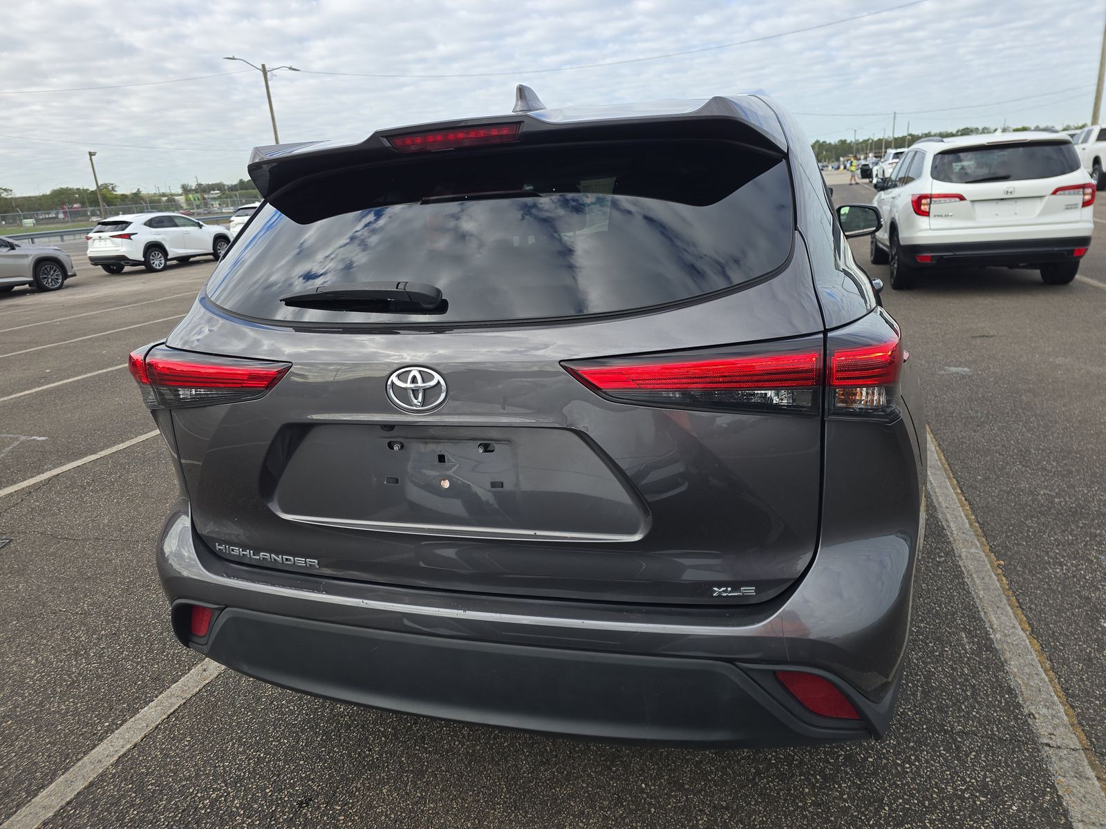 2021 Toyota Highlander XLE FWD