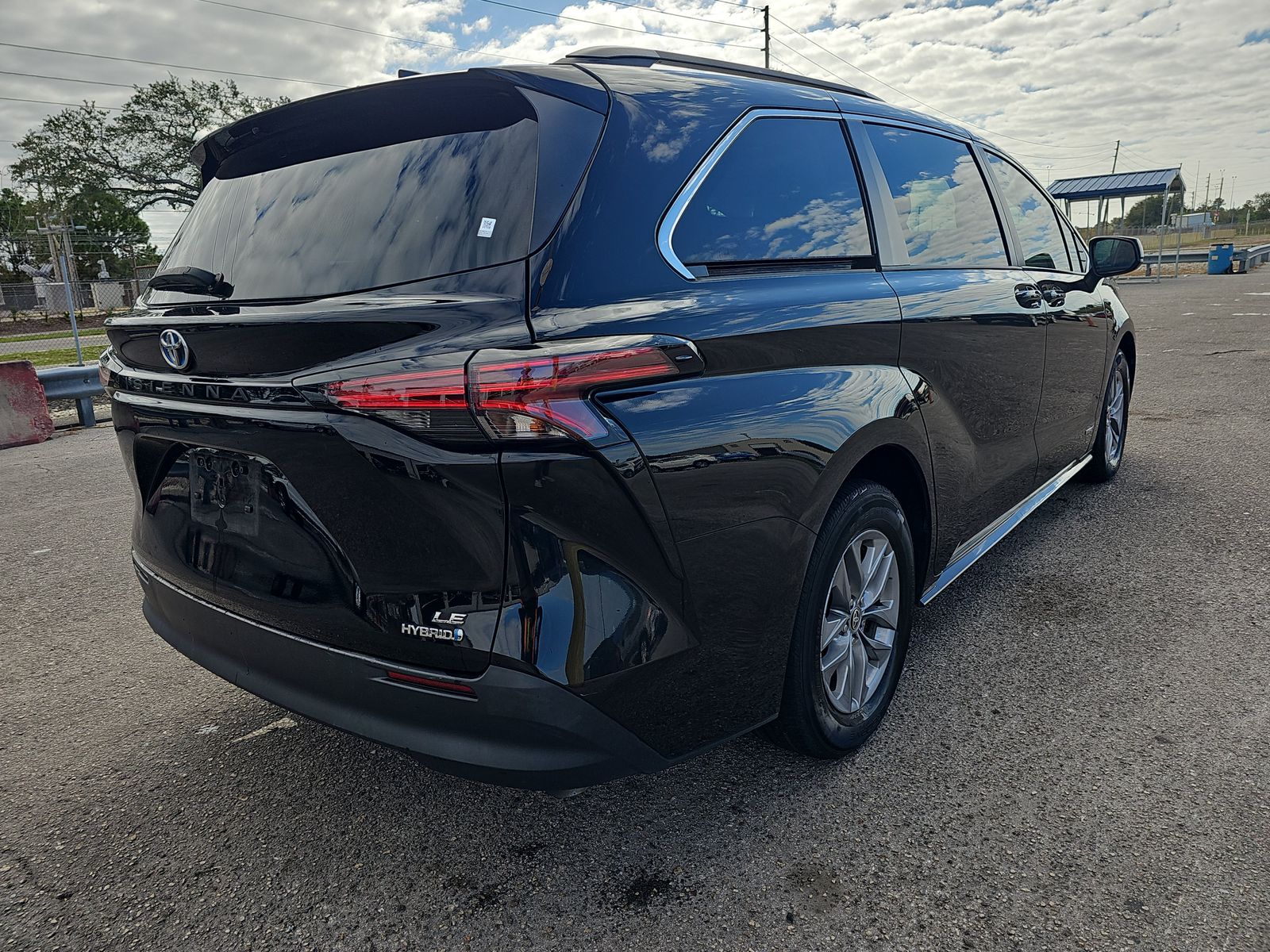 2021 Toyota Sienna LE FWD