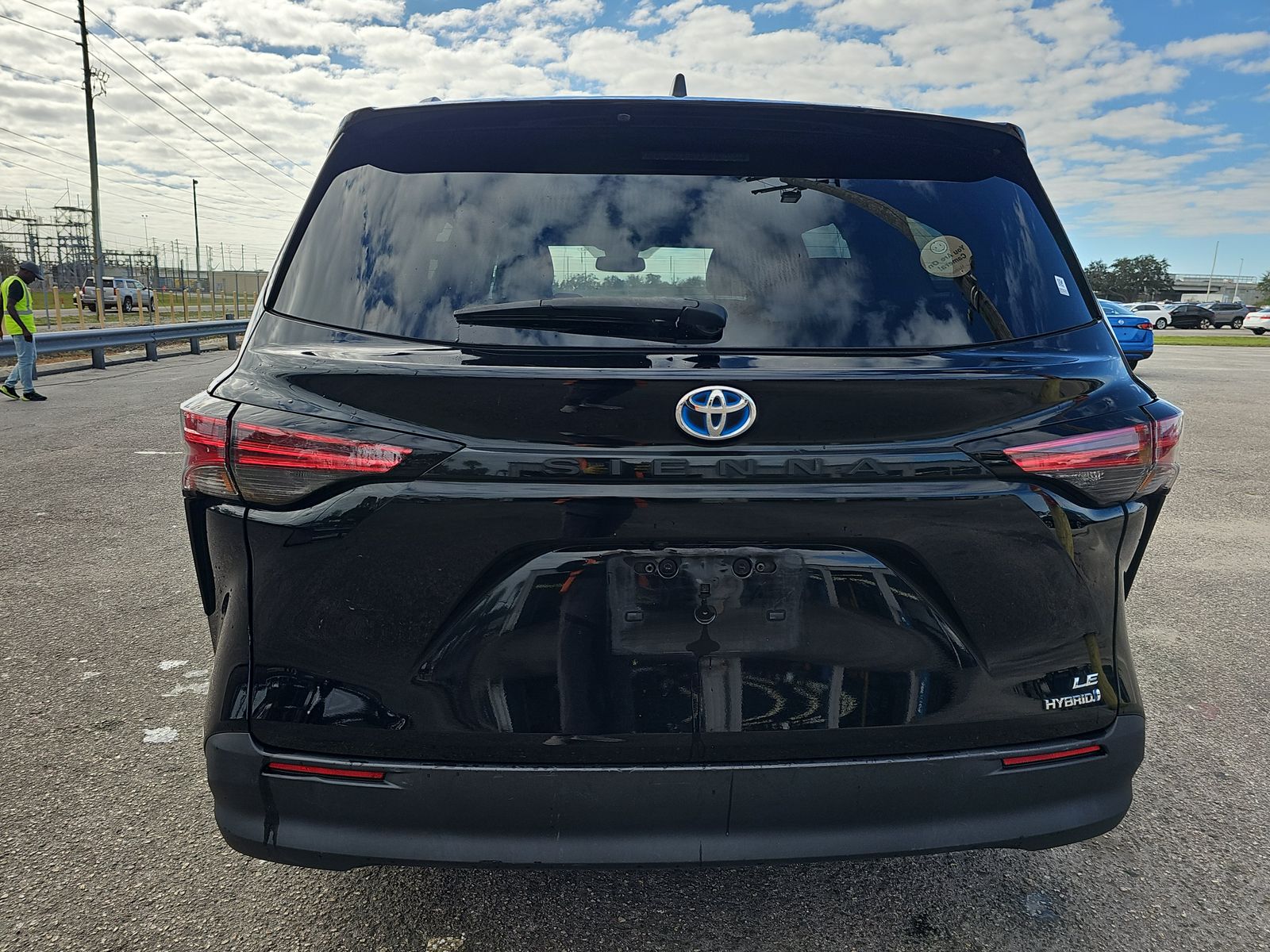 2021 Toyota Sienna LE FWD