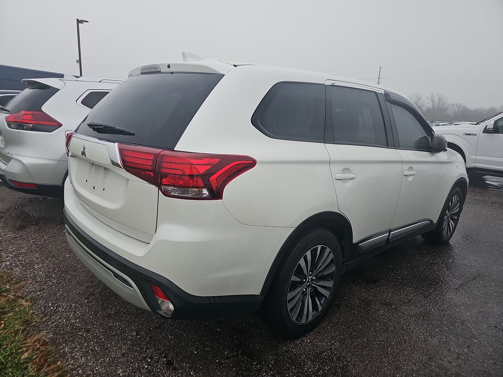 2020 Mitsubishi Outlander ES FWD