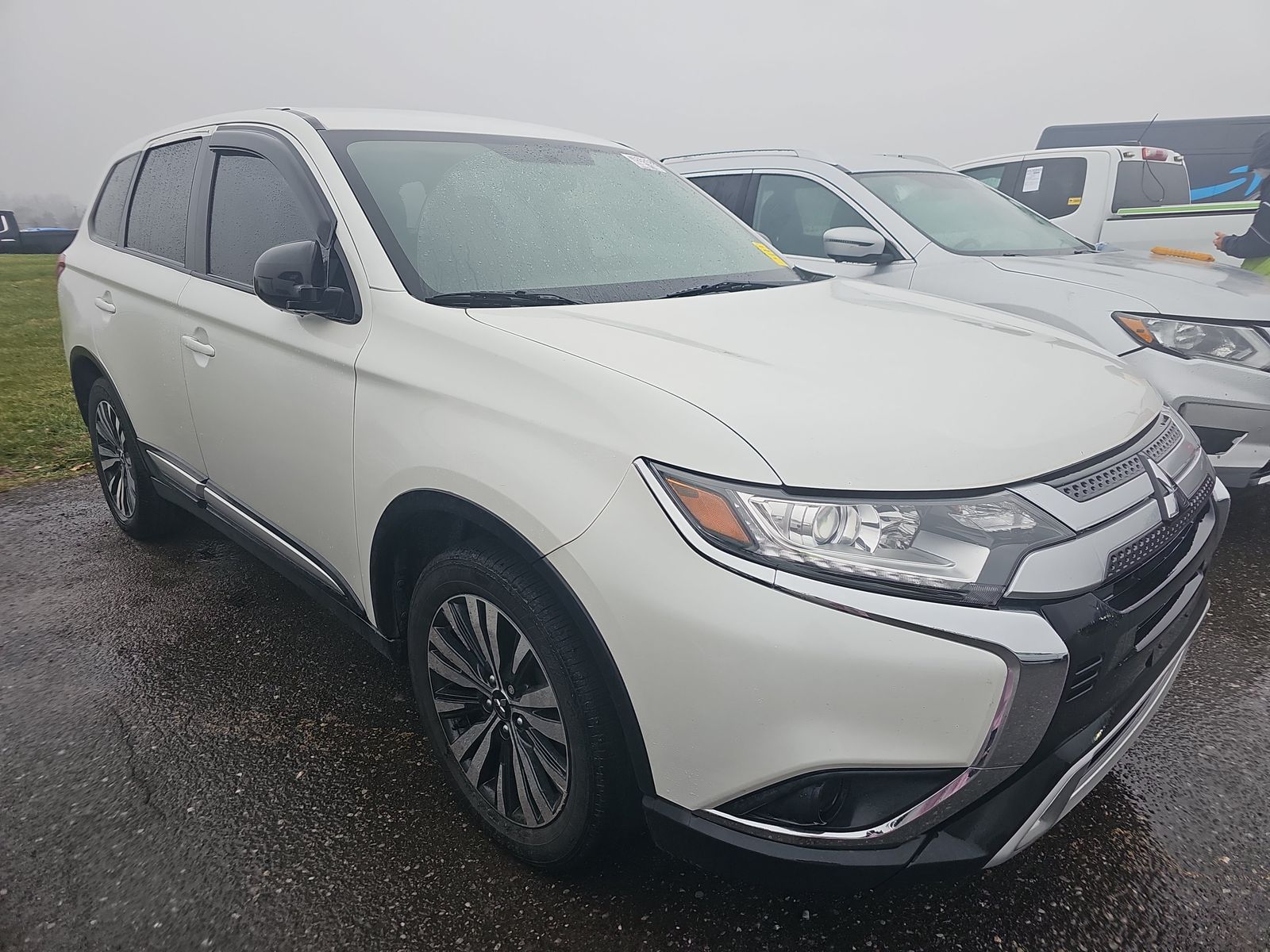 2020 Mitsubishi Outlander ES FWD