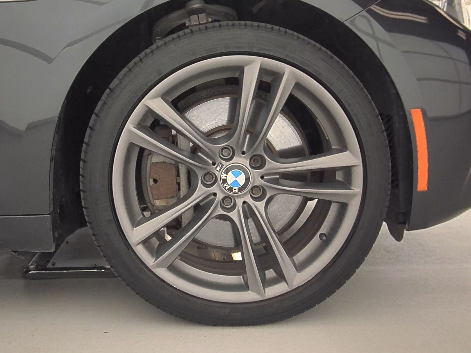 2013 BMW 5 Series Gran Turismo 550i xDrive AWD