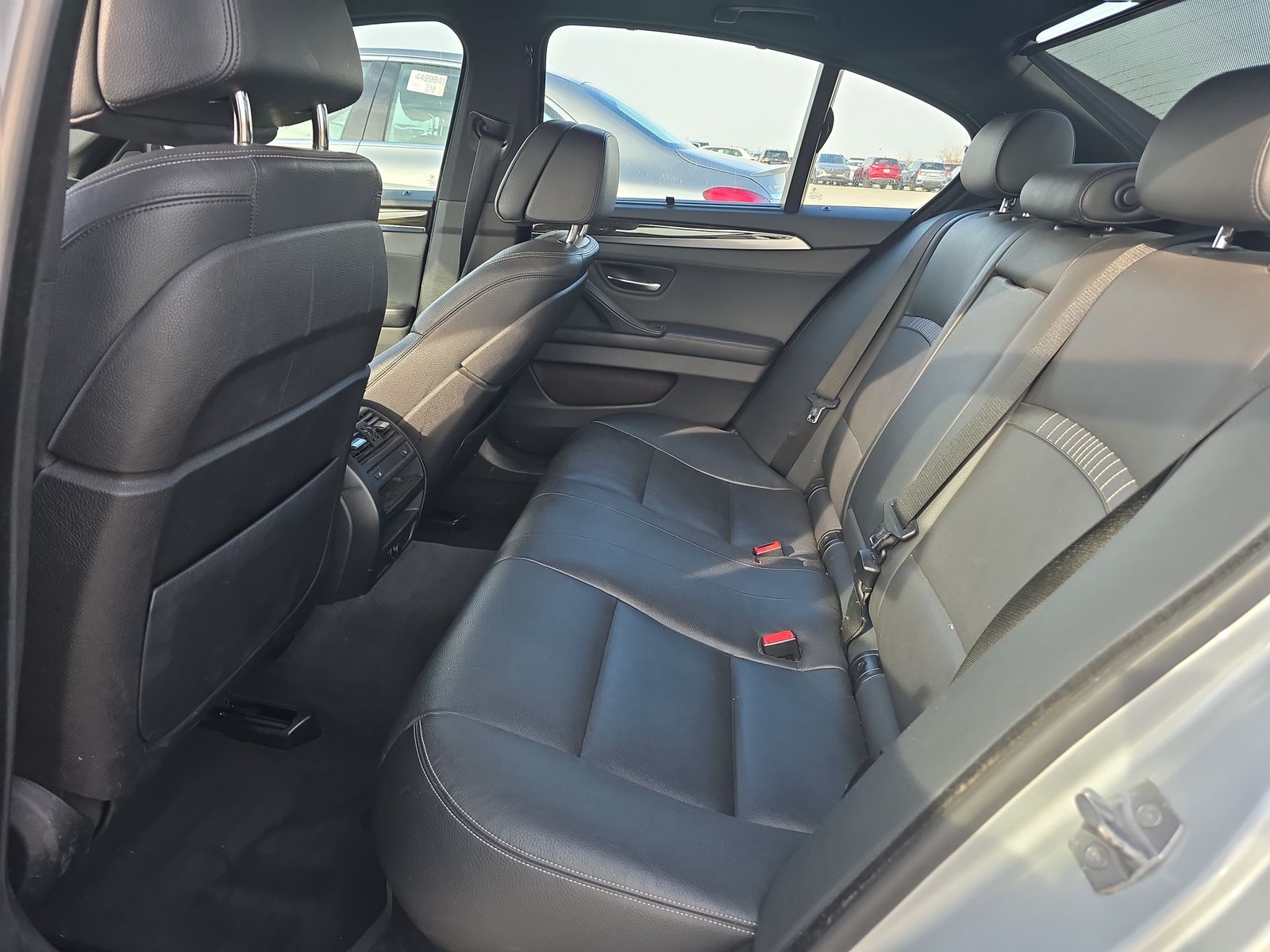 BMW 5 Series Sedan 550i xDrive M SPORT LINE снимка BMW 5 Series Sedan 550i xDrive M SPORT LINE