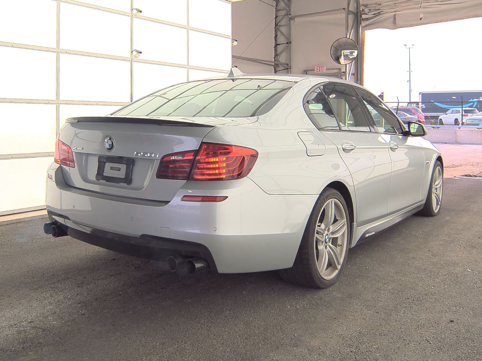 BMW 5 Series Sedan 550i xDrive M SPORT LINE снимка BMW 5 Series Sedan 550i xDrive M SPORT LINE