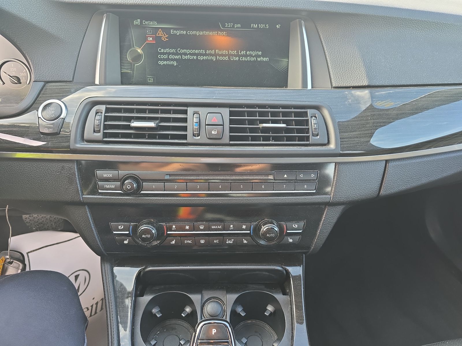 BMW 5 Series Sedan 550i xDrive M SPORT LINE снимка BMW 5 Series Sedan 550i xDrive M SPORT LINE