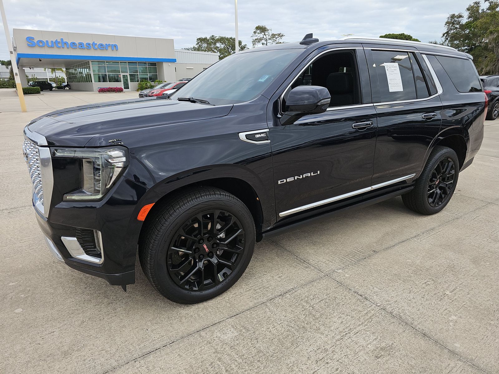2022 GMC Yukon Denali 5SA