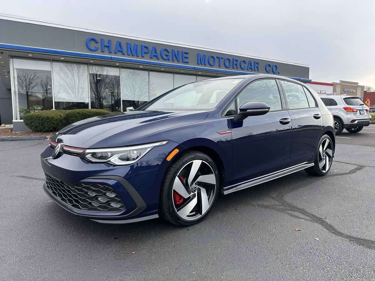 2023 Volkswagen Golf GTI SE Hatchback