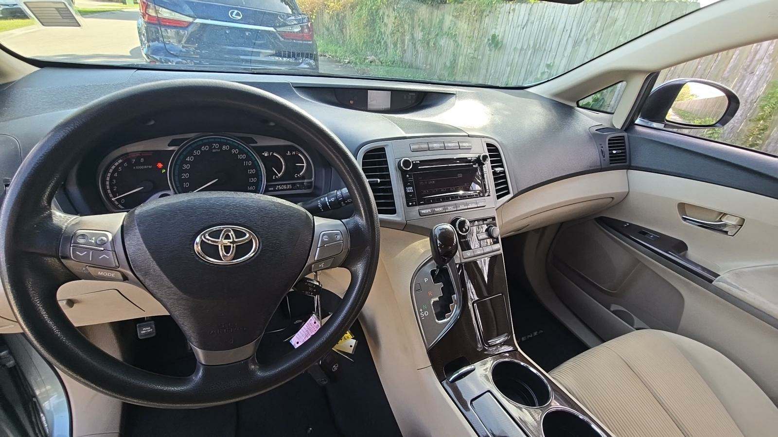 2010 Toyota Venza Base FWD