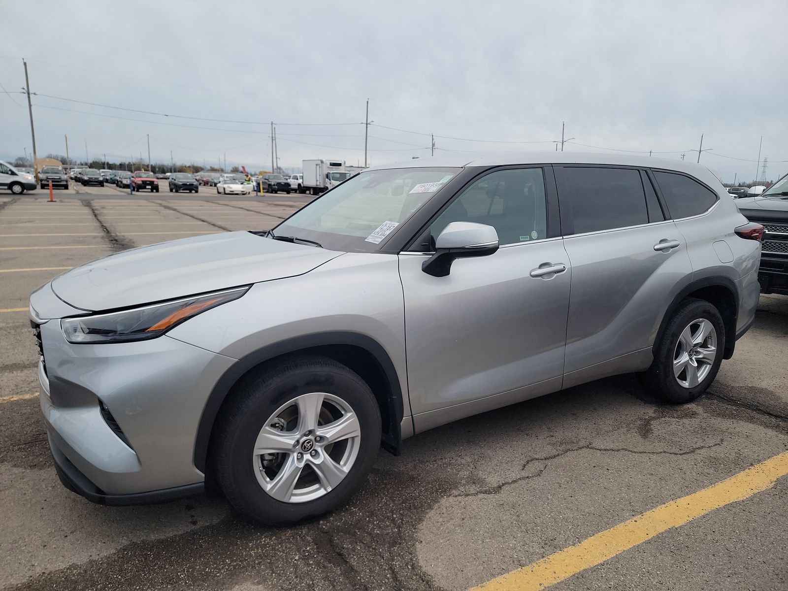 2024 Toyota Highlander LE
