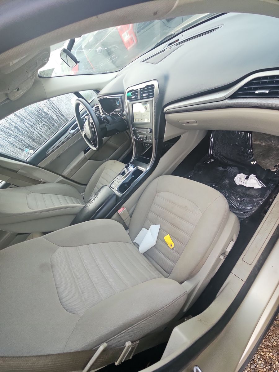 2017 Ford Fusion SE FWD