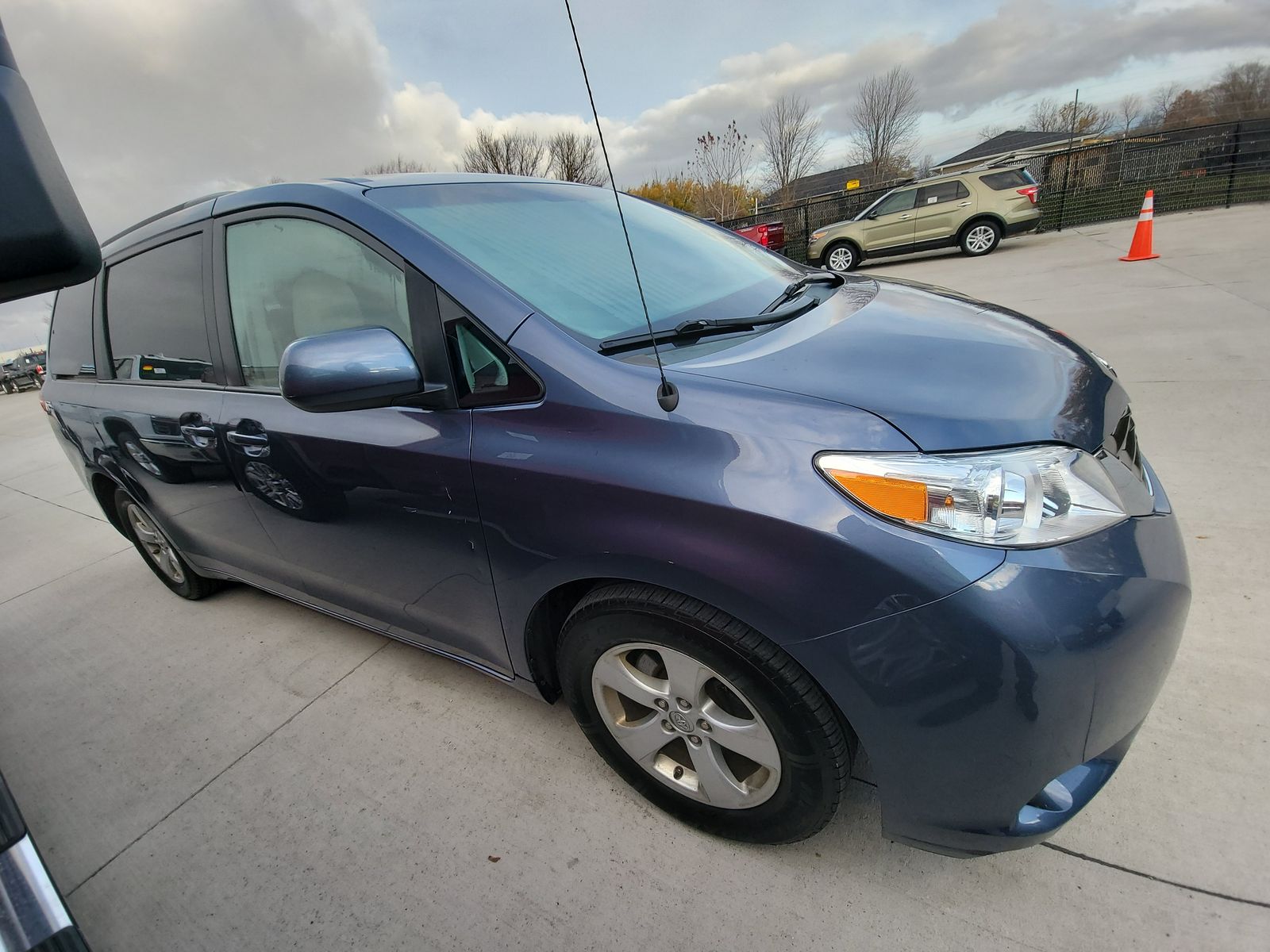 2014 Toyota Sienna LE FWD