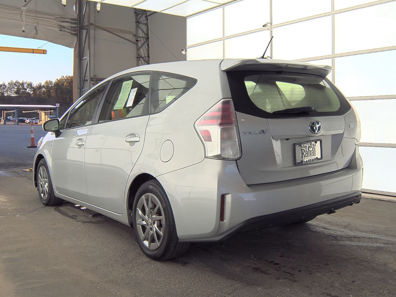 2017 Toyota Prius v Four FWD