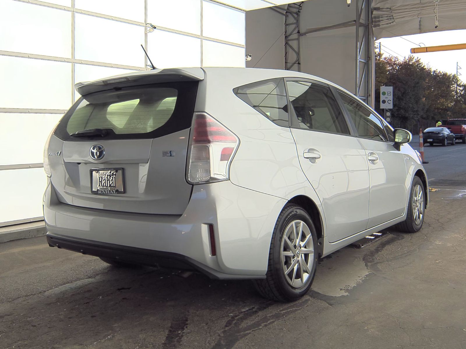 2017 Toyota Prius v Four FWD