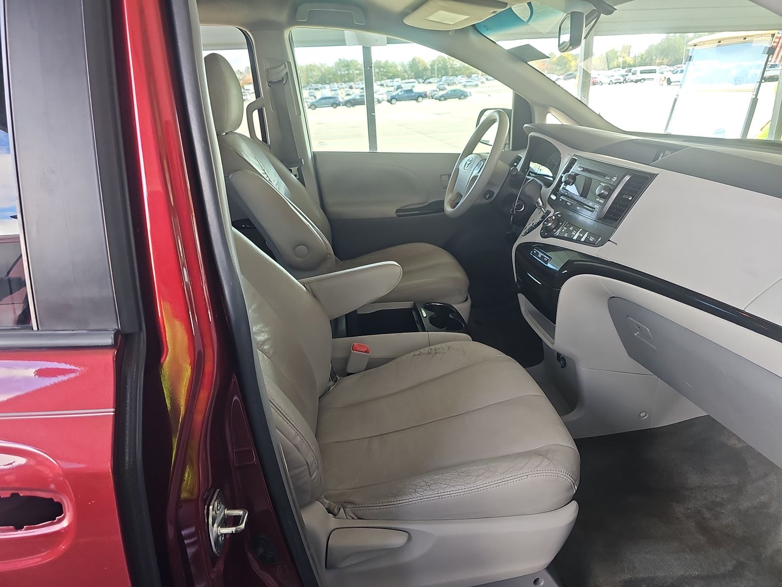 2014 Toyota Sienna LE FWD