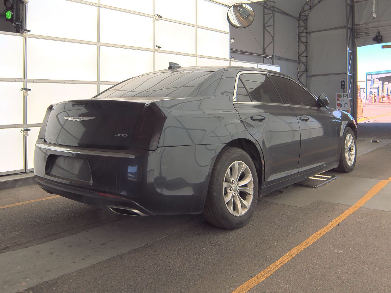 2016 Chrysler 300 Limited RWD