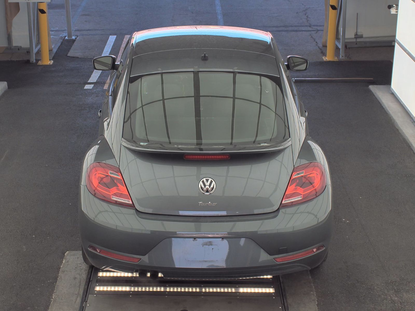 2018 Volkswagen Beetle 2.0T S FWD