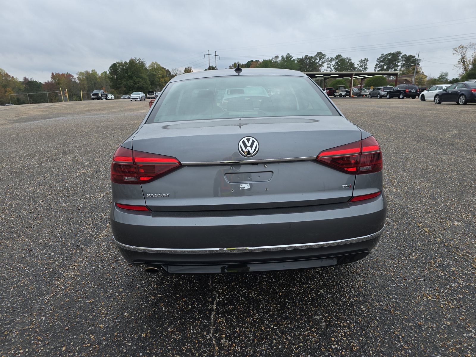 2017 Volkswagen Passat 1.8T R-Line FWD